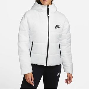 Nike Sportswear Therma-FIT Repel Women's Synthetic-Fill Hooded Jacket